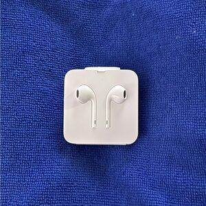 Apple White EarPods (Lightning Connector)